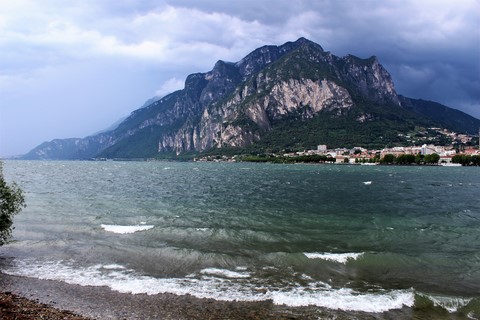 Vue du lac de Lecco 1/9